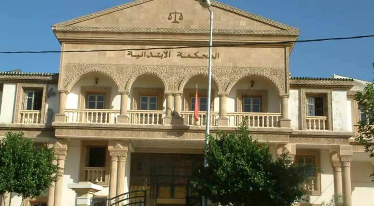 السجن 5 أشهر لمغربي جهر بالإفطار في نهار رمضان