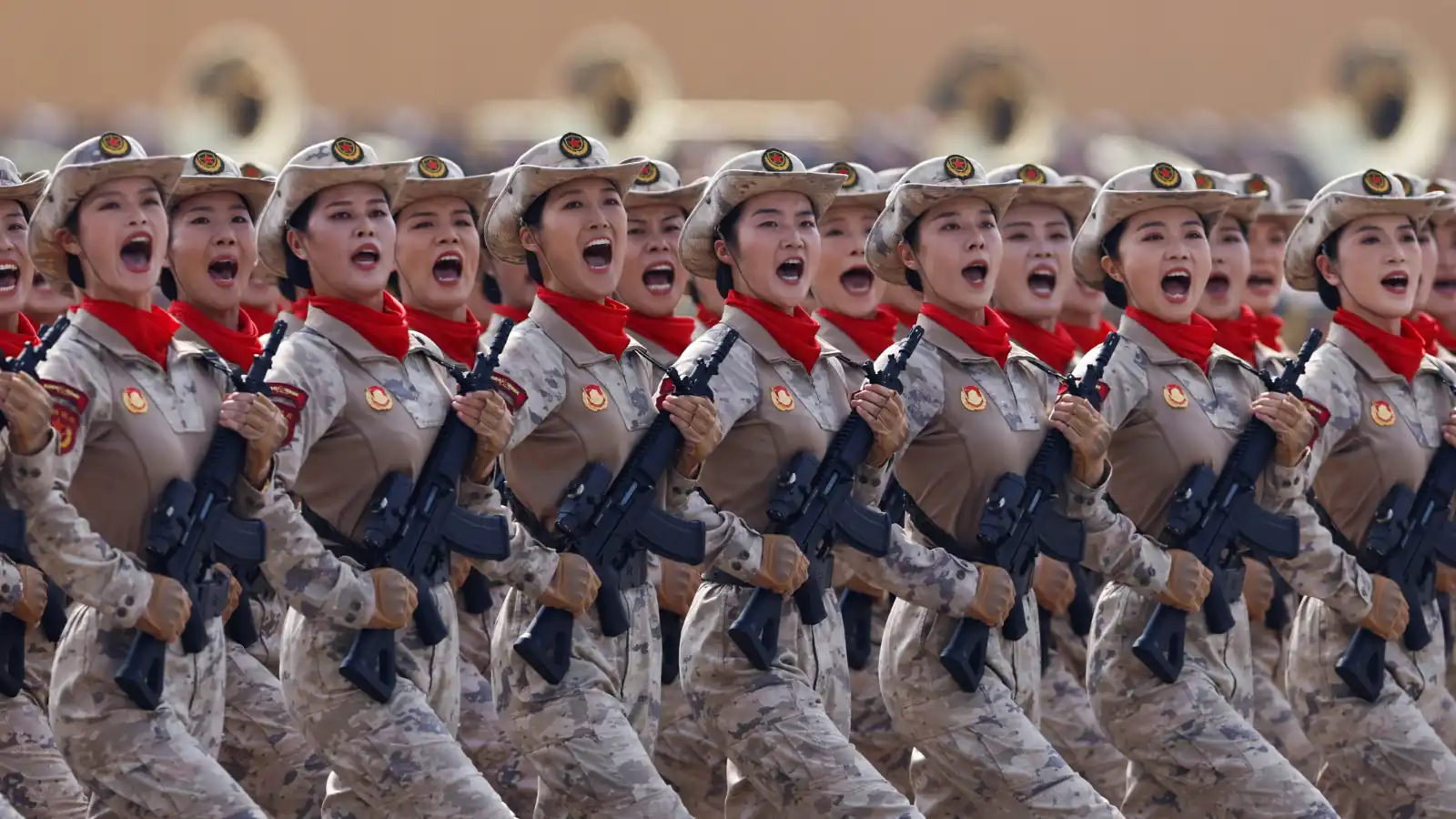 عرض عسكري صيني