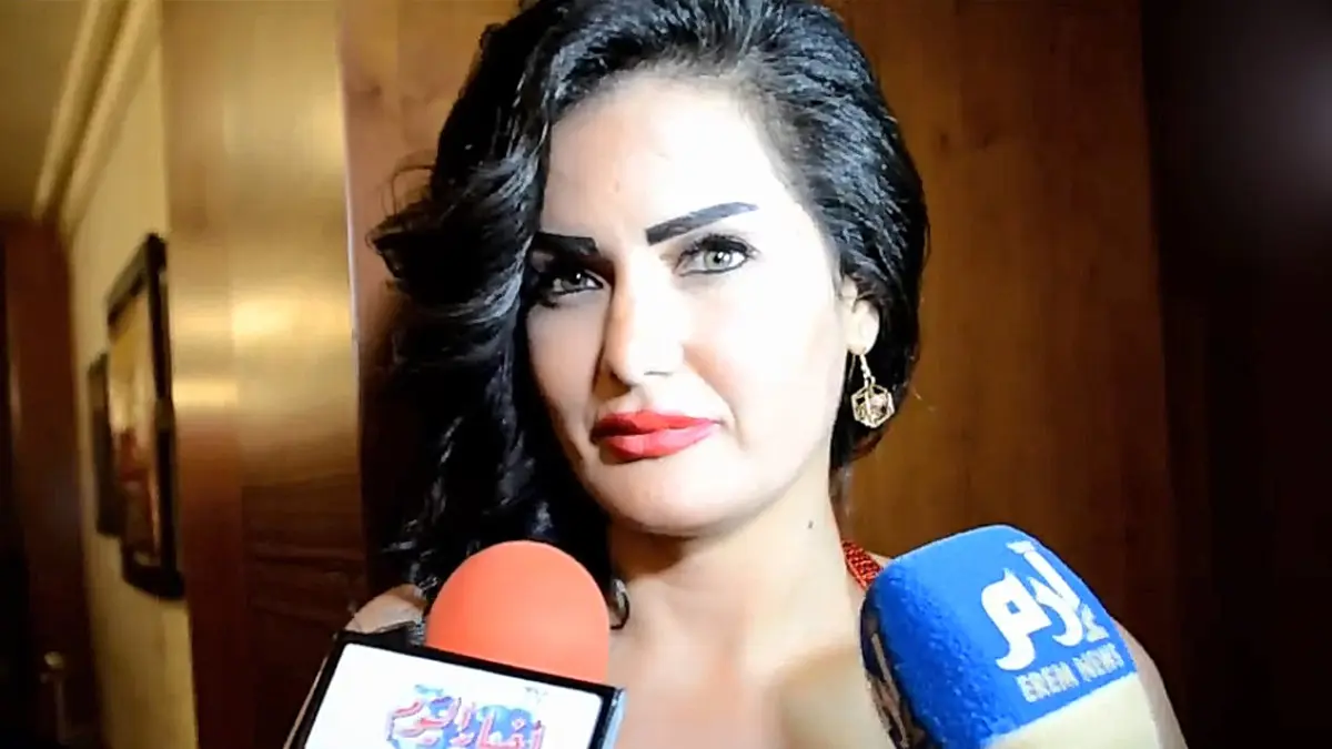 أنا محجّبة أمامها.. سما المصري تسخر من ظهور رانيا يوسف المثير (فيديو وصور)