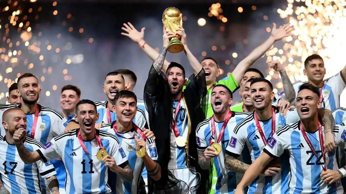 تضم 5 أبطال للمونديال.. من هم نجوم تشكيلة "المنسيين" في كأس العالم للأندية؟