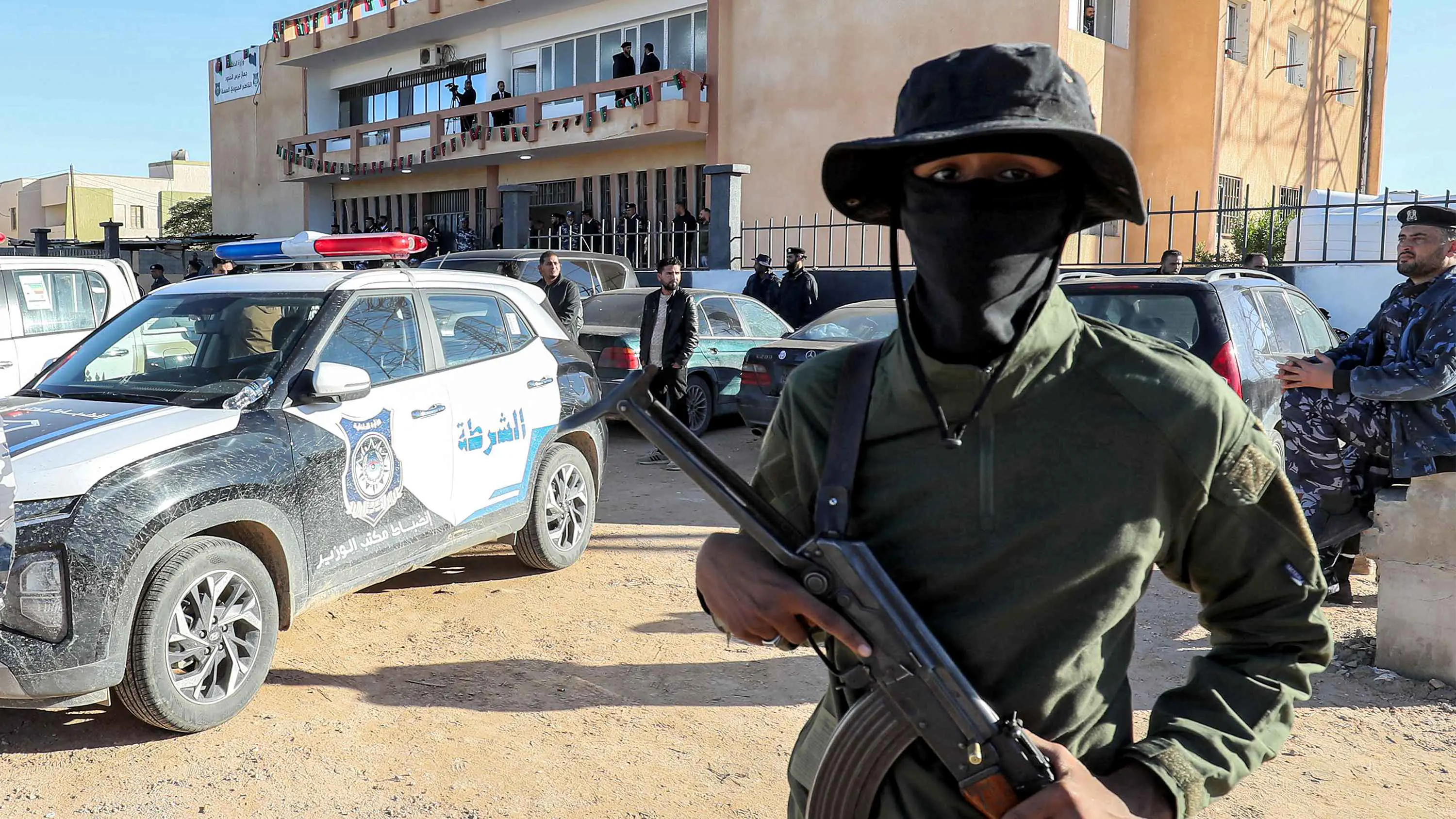 ليبيا.. اشتباكات مسلحة بين ميليشيات في تاجوراء شرقي طرابلس (فيديو)
