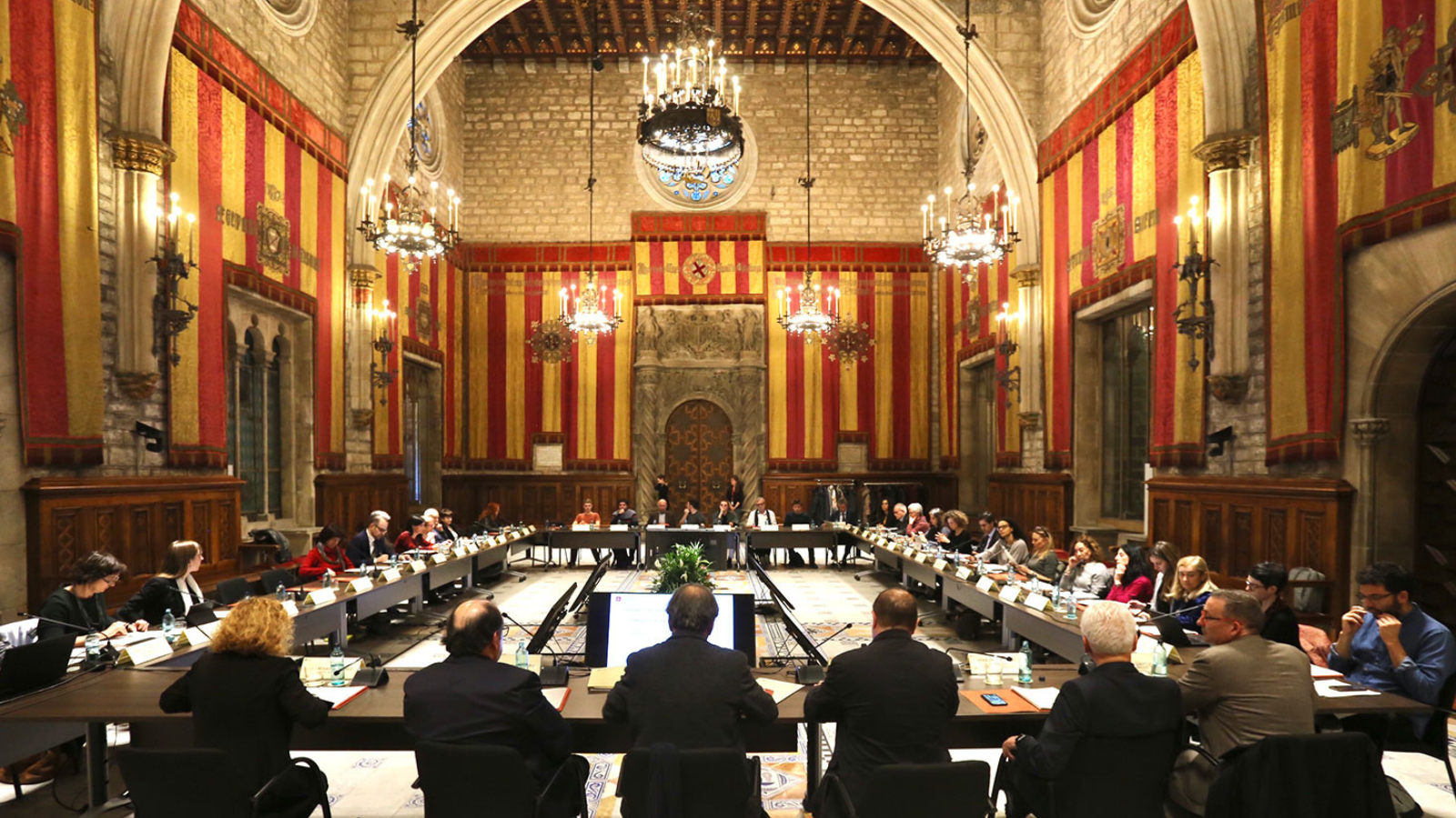بلدية برشلونة تقطع علاقتها بإسرائيل وتجمد اتفاق الصداقة مع تل أبيب