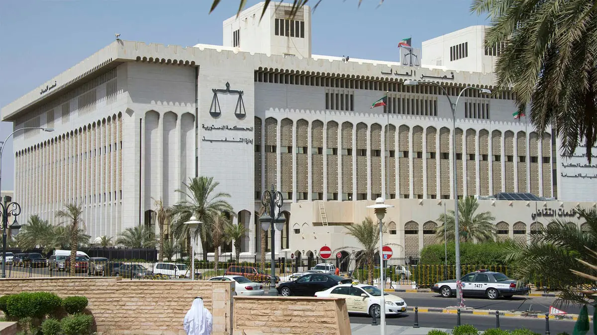 الكويت.. إخلاء سبيل 3 متهمين في قضية تمويل "حزب الله"