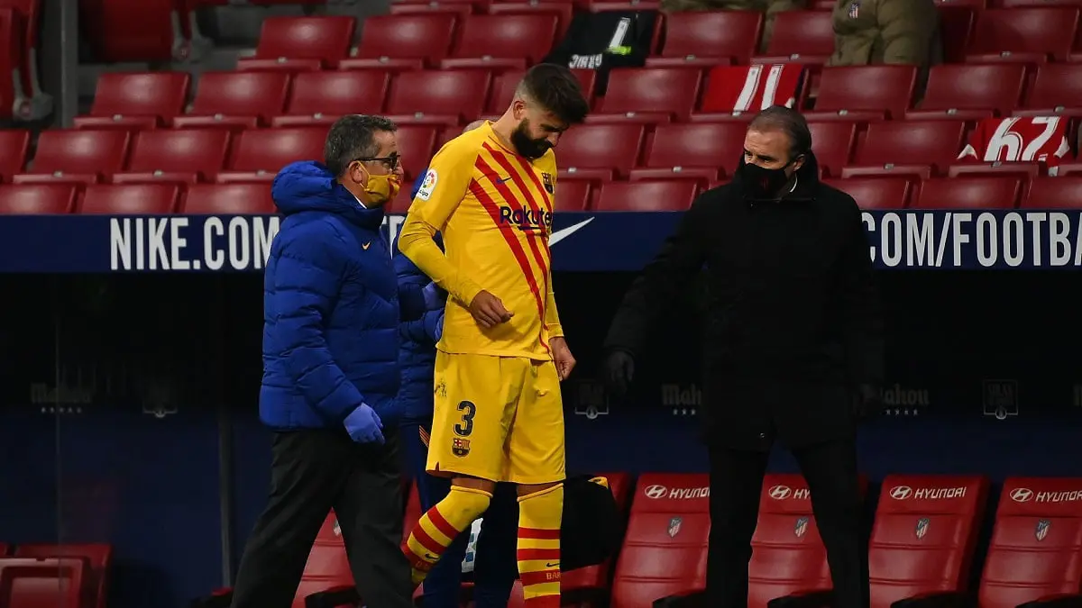 برشلونة يكشف مدة غياب بيكيه وسيرجي روبيرتو