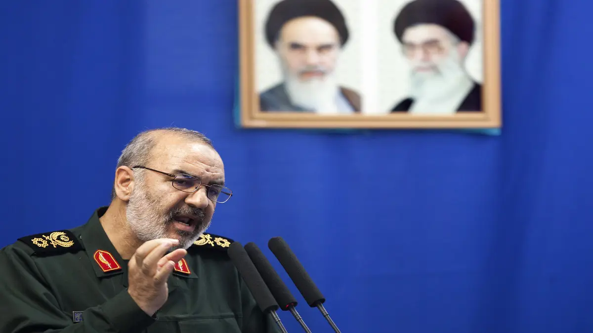 بكل ثقة.. قائد الحرس الثوري الإيراني يعرض المساعدة على واشنطن