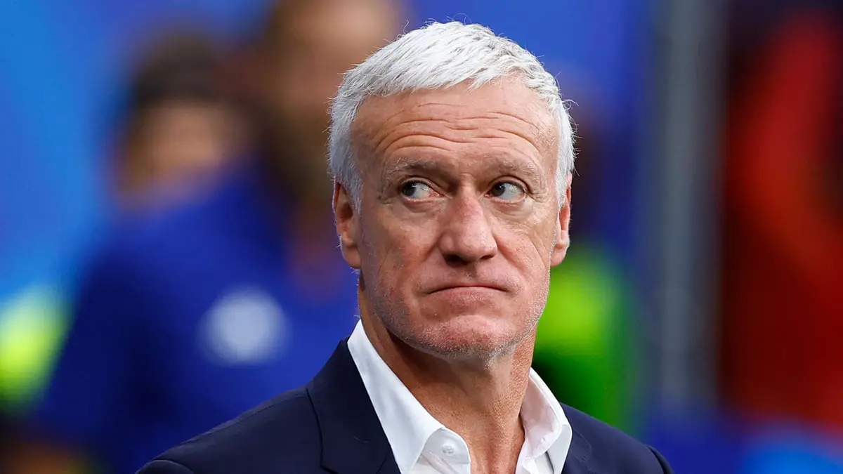 مدرب فرنسا مهدد بالإقالة حال الخسارة أمام بلجيكا