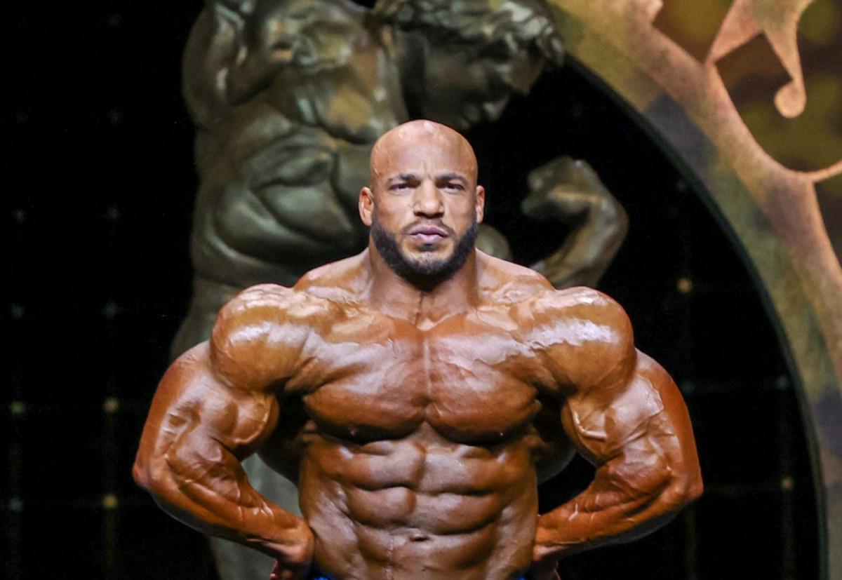 وليام بوناك يتوعد بيج رامي بهزيمته في مستر أولمبيا 2021 | إرم نيوز