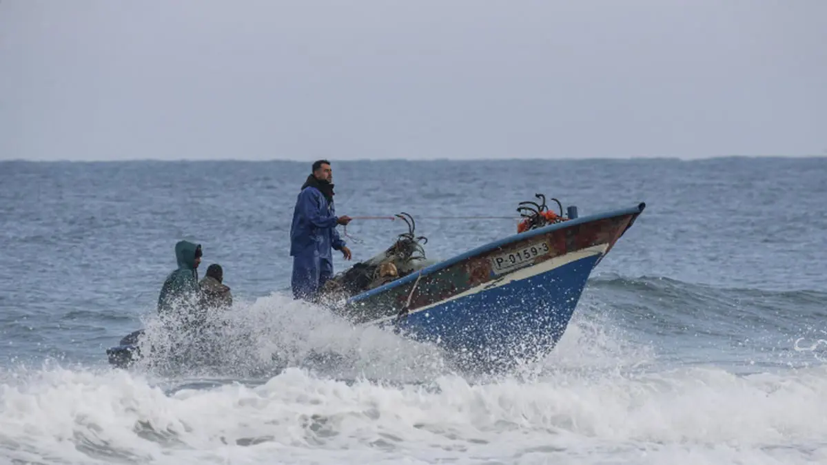 إسرائيل تتهم 3 صيادين فلسطينيين بتهريب بضائع "غير مشروعة" إلى حماس