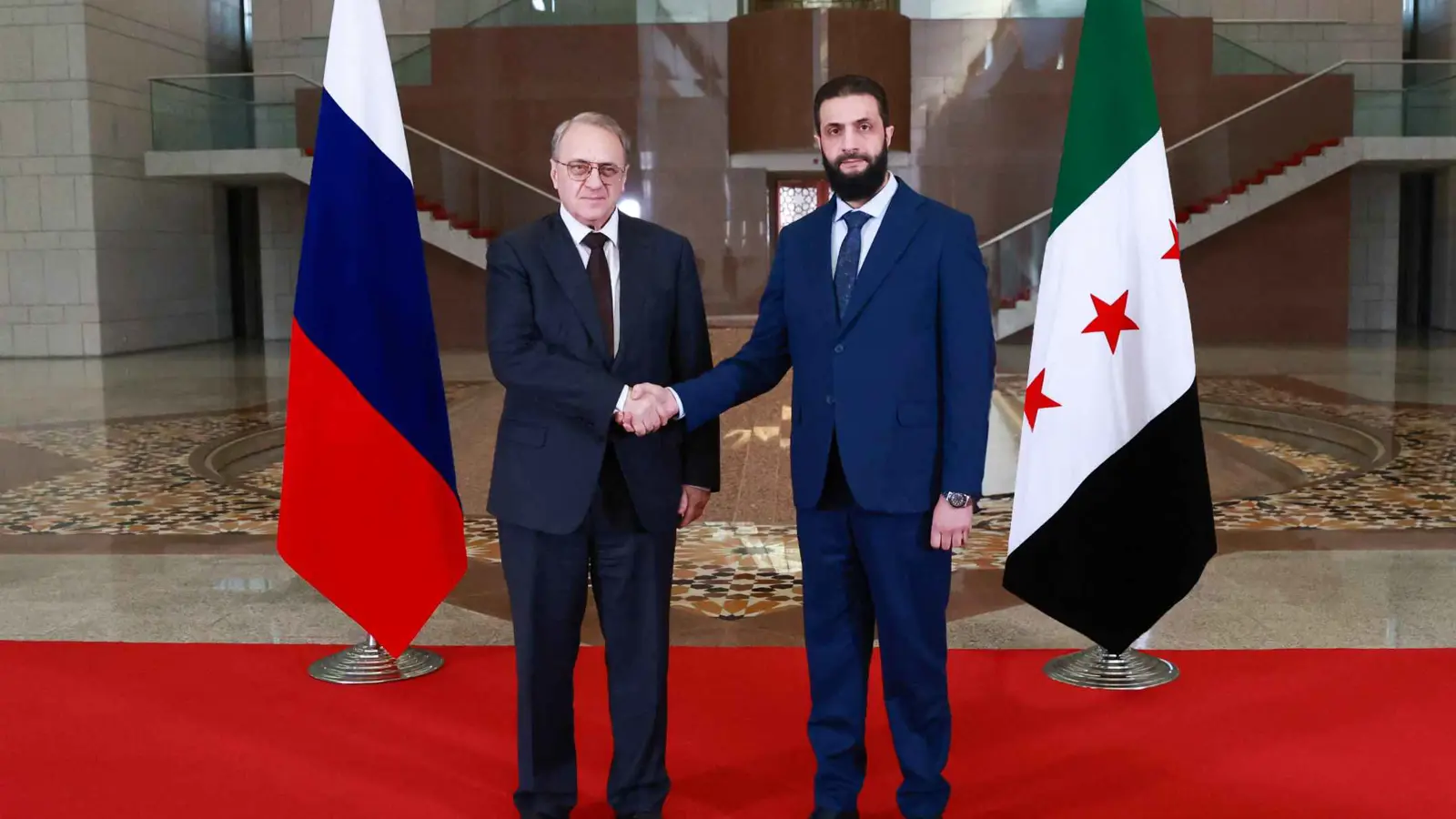 خبير بالشؤون الروسية: موسكو لن تسلم الأسد لسوريا
