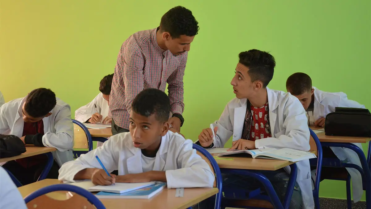 المغرب.. خفض سن التوظيف في حقل التعليم إلى 30 سنة يثير جدلًا واسعًا
