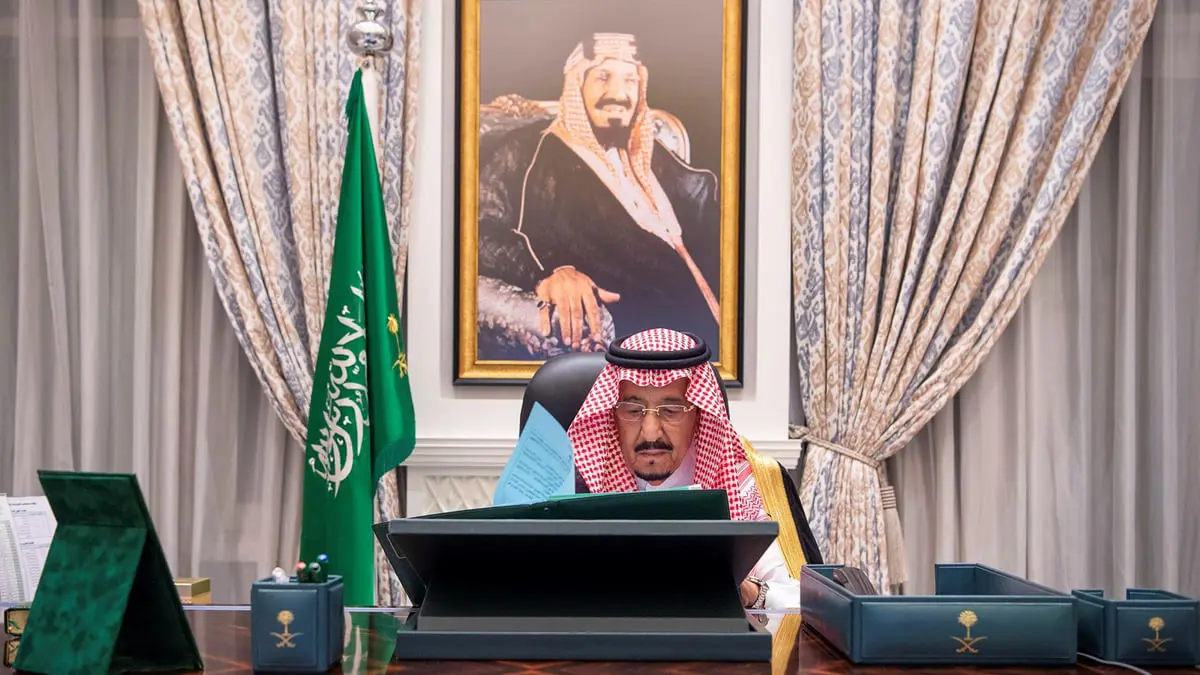 الملك سلمان يمدد المبادرات الحكومية الخاصة بتخفيف آثار كورونا
