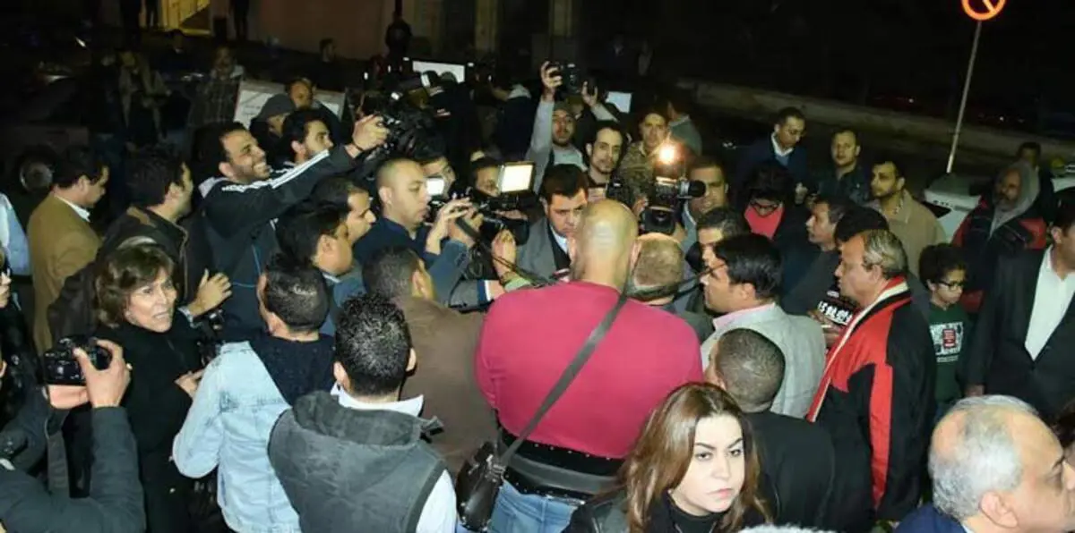 مصر.. نجوم الفن والسياسة في عزاء الشاعر سيد حجاب (صور)