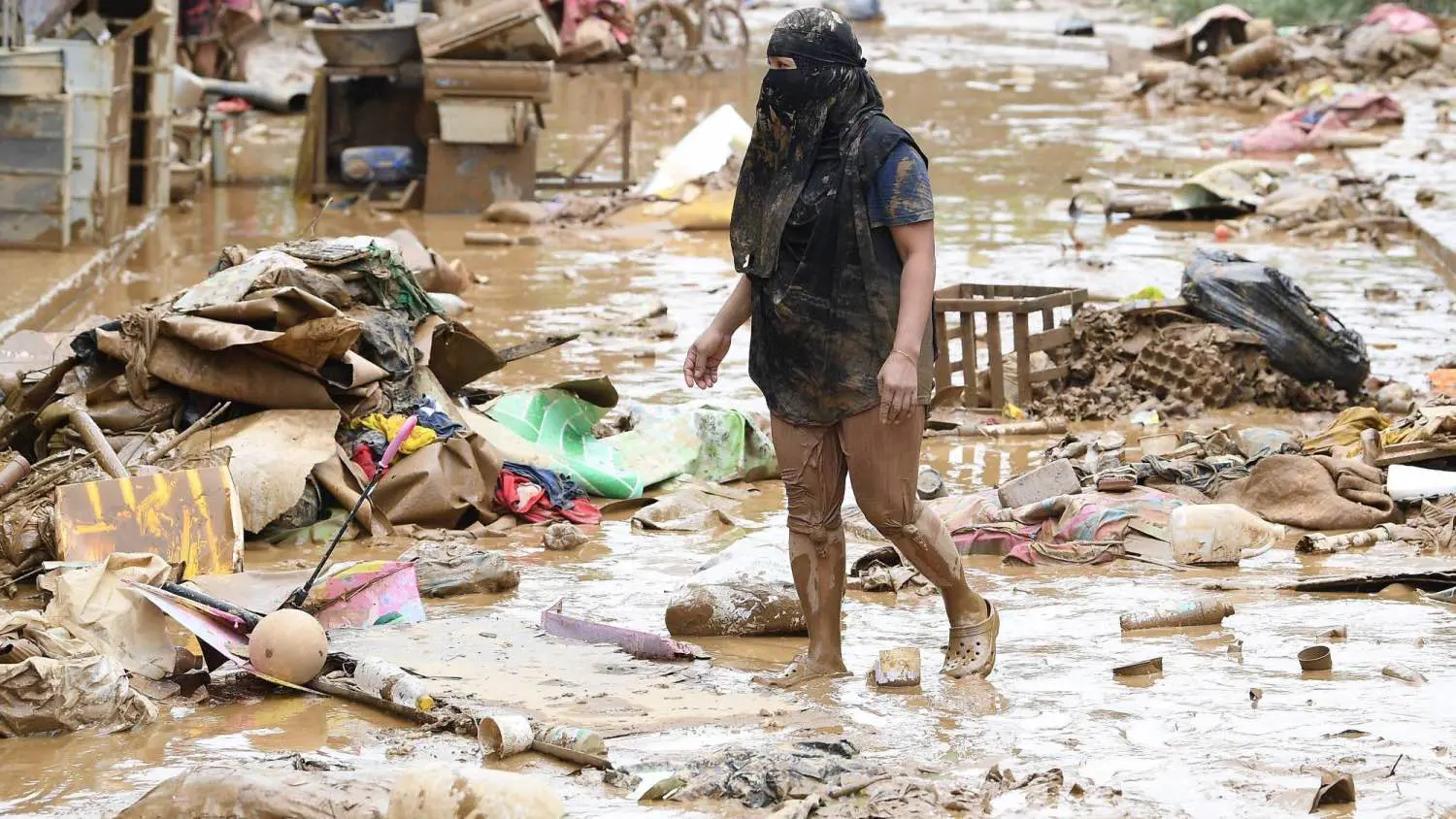 الصين.. إعصار "جايمي" يتسبب بإجلاء 300 ألف شخص