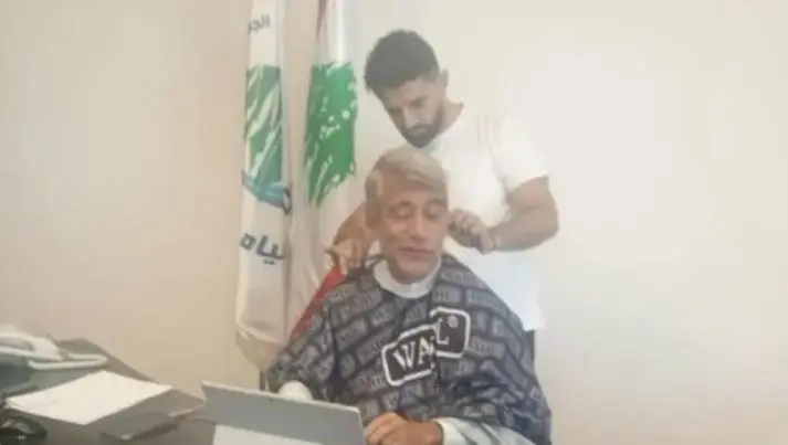 صورة وزير الكهرباء اللبناني مع الحلاق