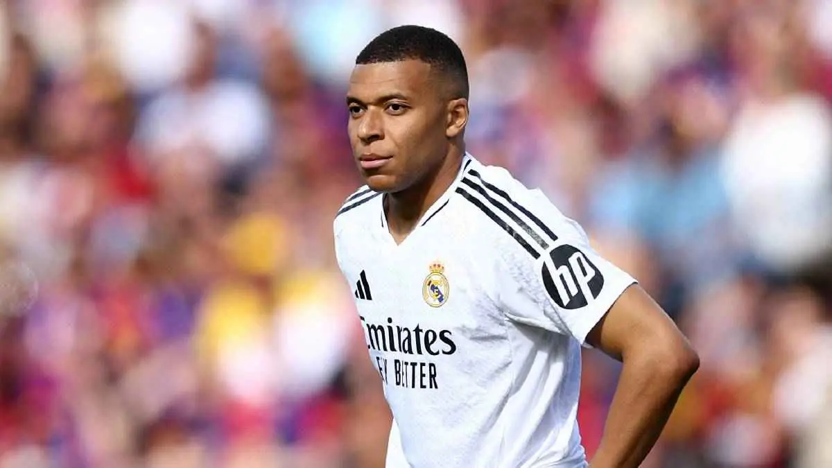 كيليان مبابي نجم ريال مدريد 