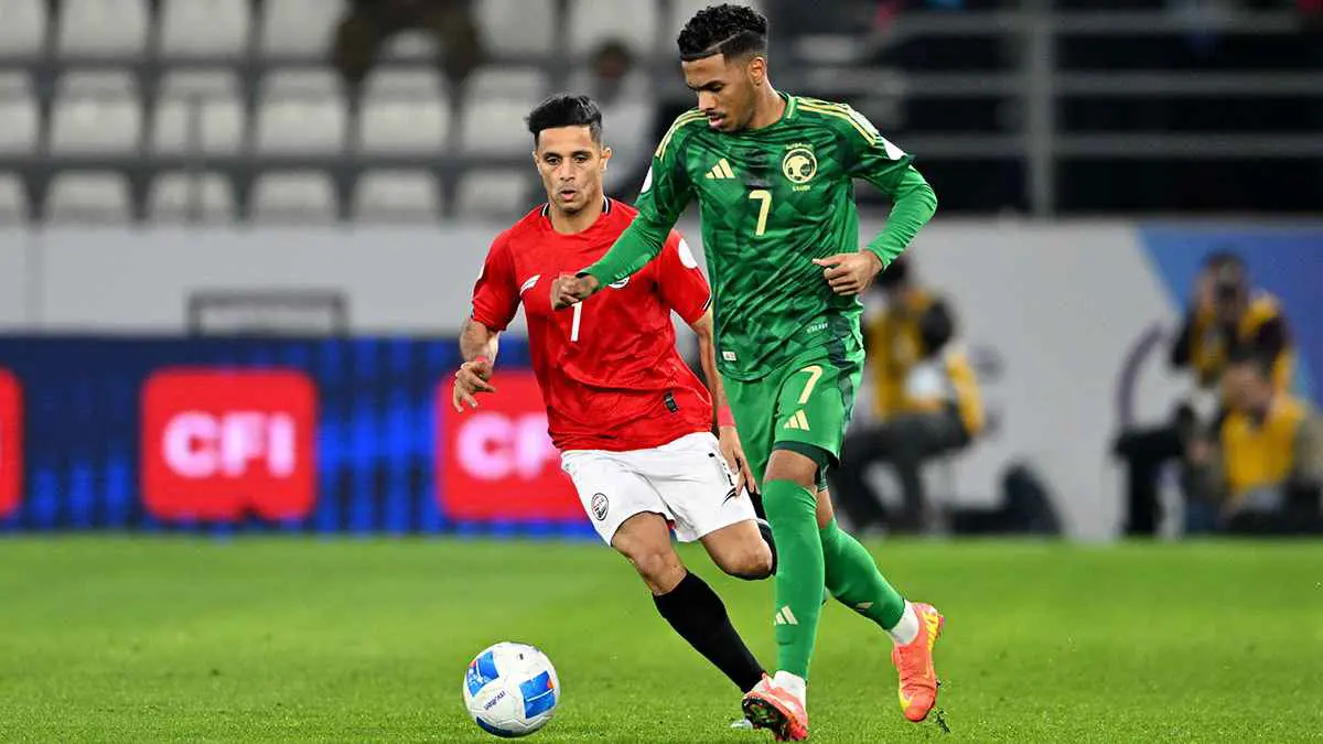 نجم المنتخب السعودي مرشح للانتقال إلى الدوري الإنجليزي (صورة)