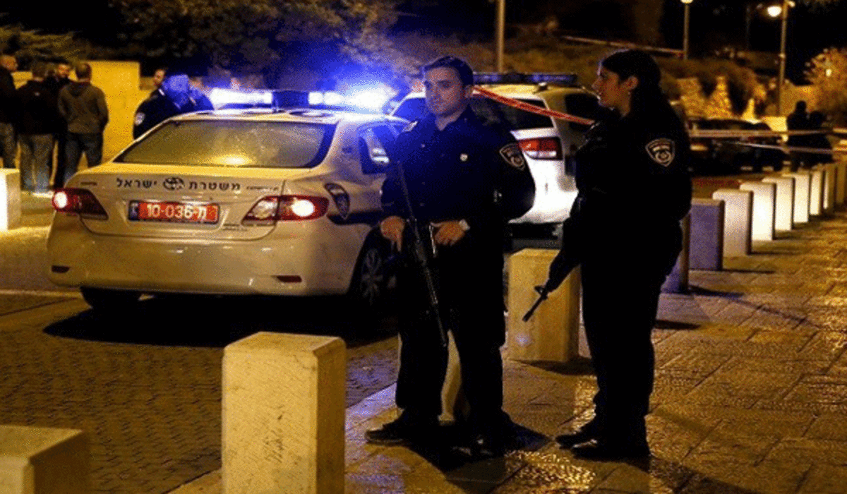 إسرائيل تلغي تصاريح دخول الفلسطينيين بعد طعن شرطي