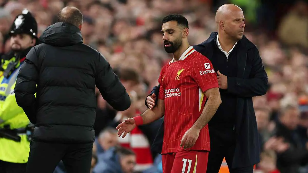 الكرة الذهبية تقلب الموازين.. ليفربول "يلوي ذراع" محمد صلاح