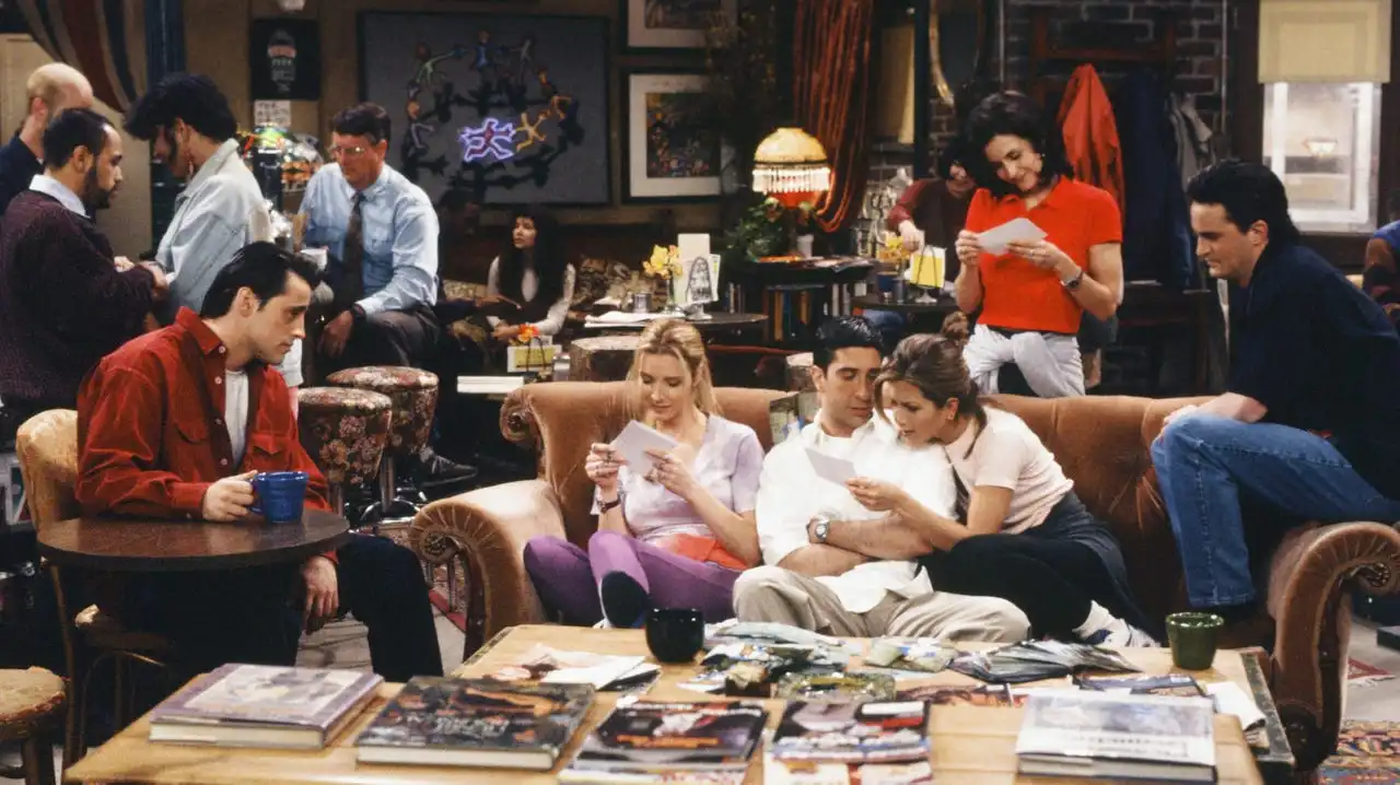 الأصدقاء في المقهة