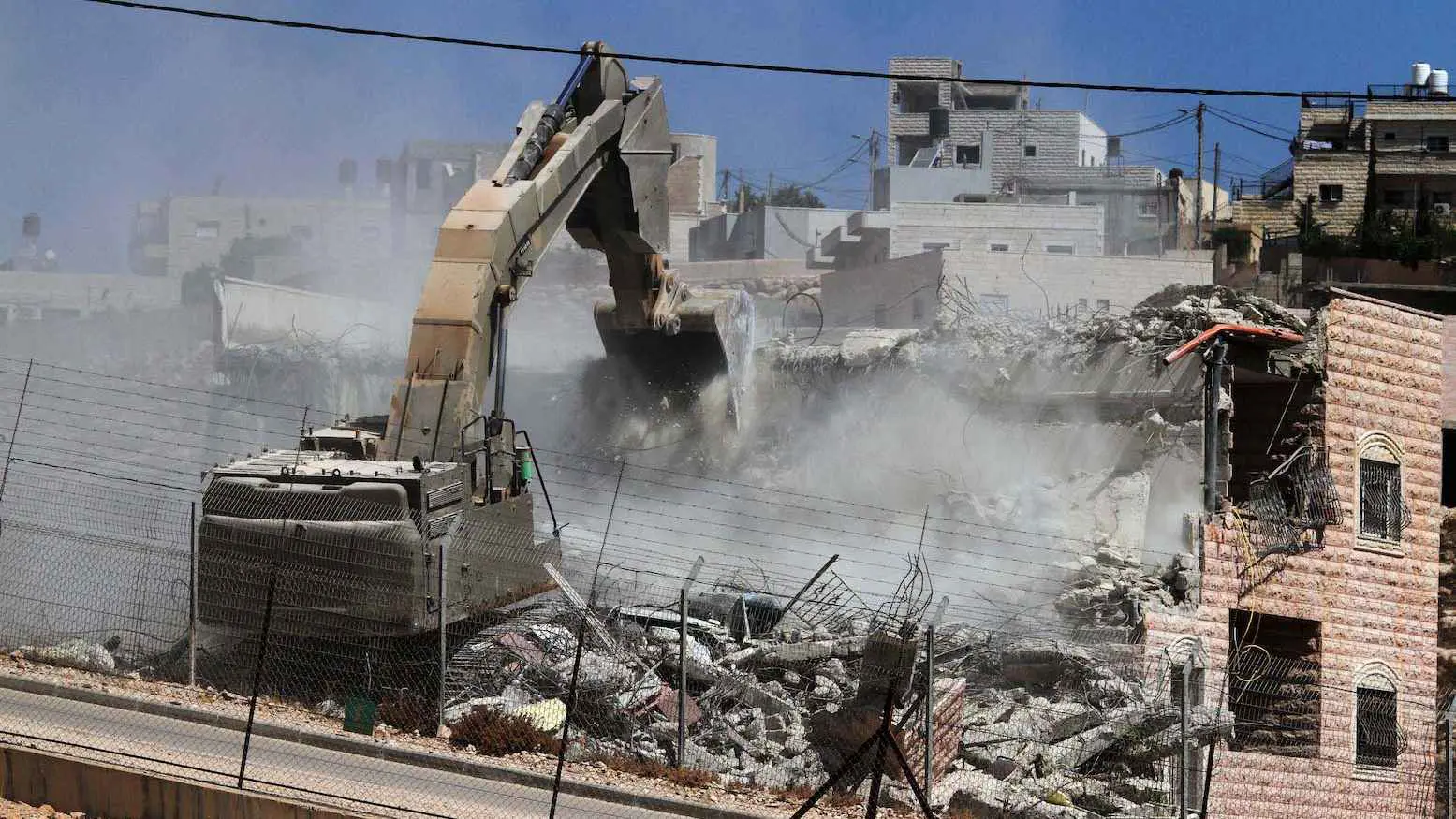 إسرائيل تهدم 15 منزلا لفلسطينيين في النقب