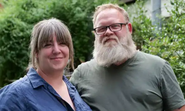 الأب البريطاني وزوجته