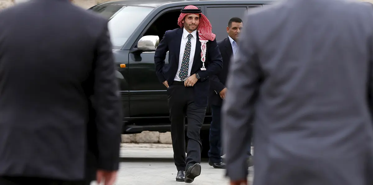الأمير حمزة بن الحسين ينهي جدل "الخلاف" داخل العائلة المالكة في الأردن