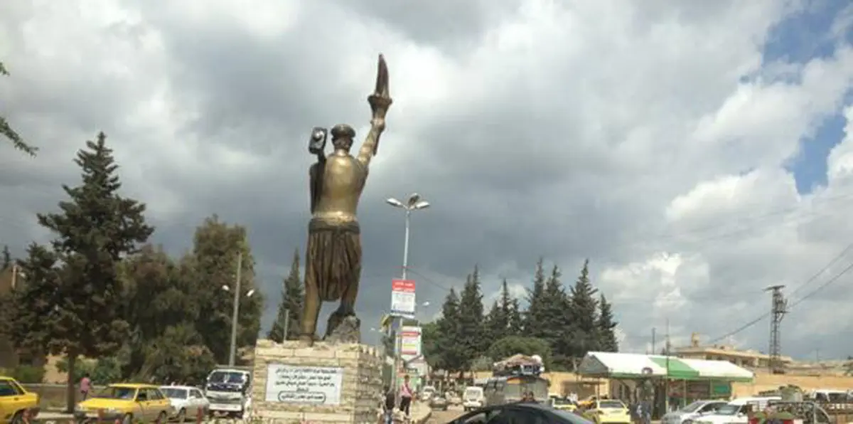 ناشطون: الجيش التركي وحلفاؤه دمروا تمثالًا أثريًا في وسط عفرين‎ (صور)