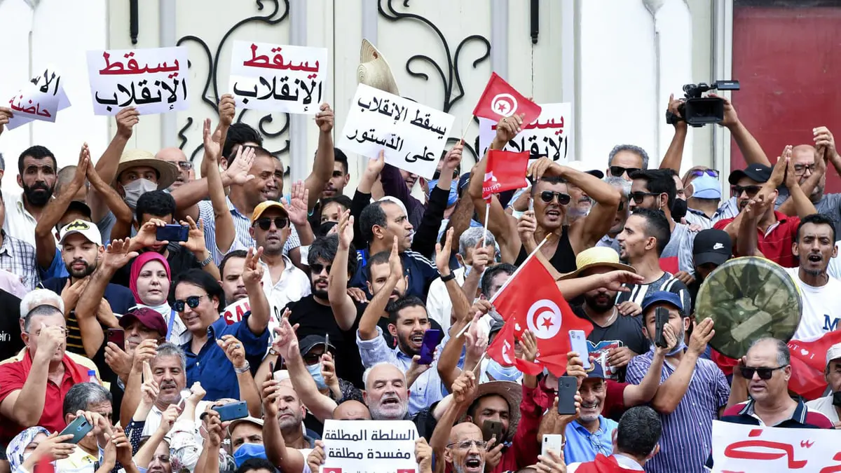 تقرير: تشتت المعارضة التونسية يسهل مهمة سعيد في السيطرة على الحكم