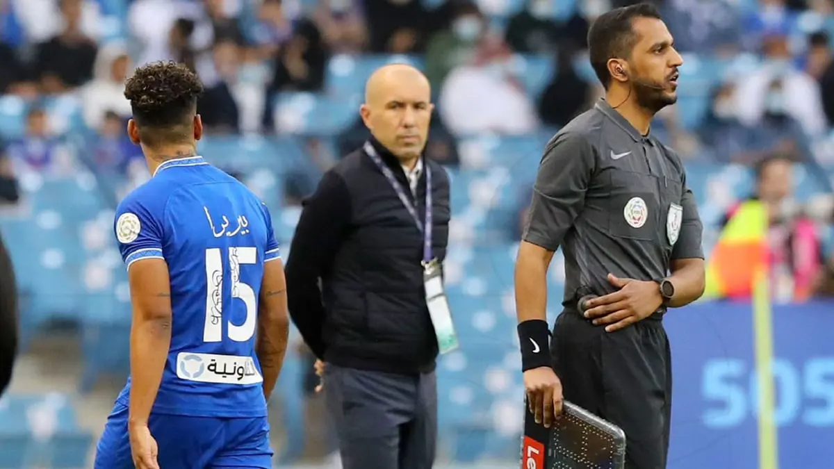 إدارة نادي الهلال تجتمع بالمدرب ليوناردو جارديم وماتيوس بيريرا بعد الخسارة أمام النصر