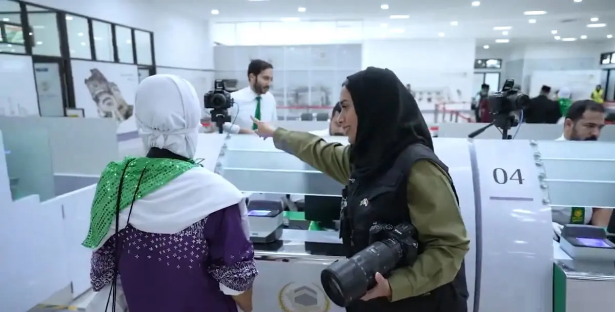 أسرار الثقفي.. أول مصورة سعودية في مبادرة طريق مكة (فيديو)