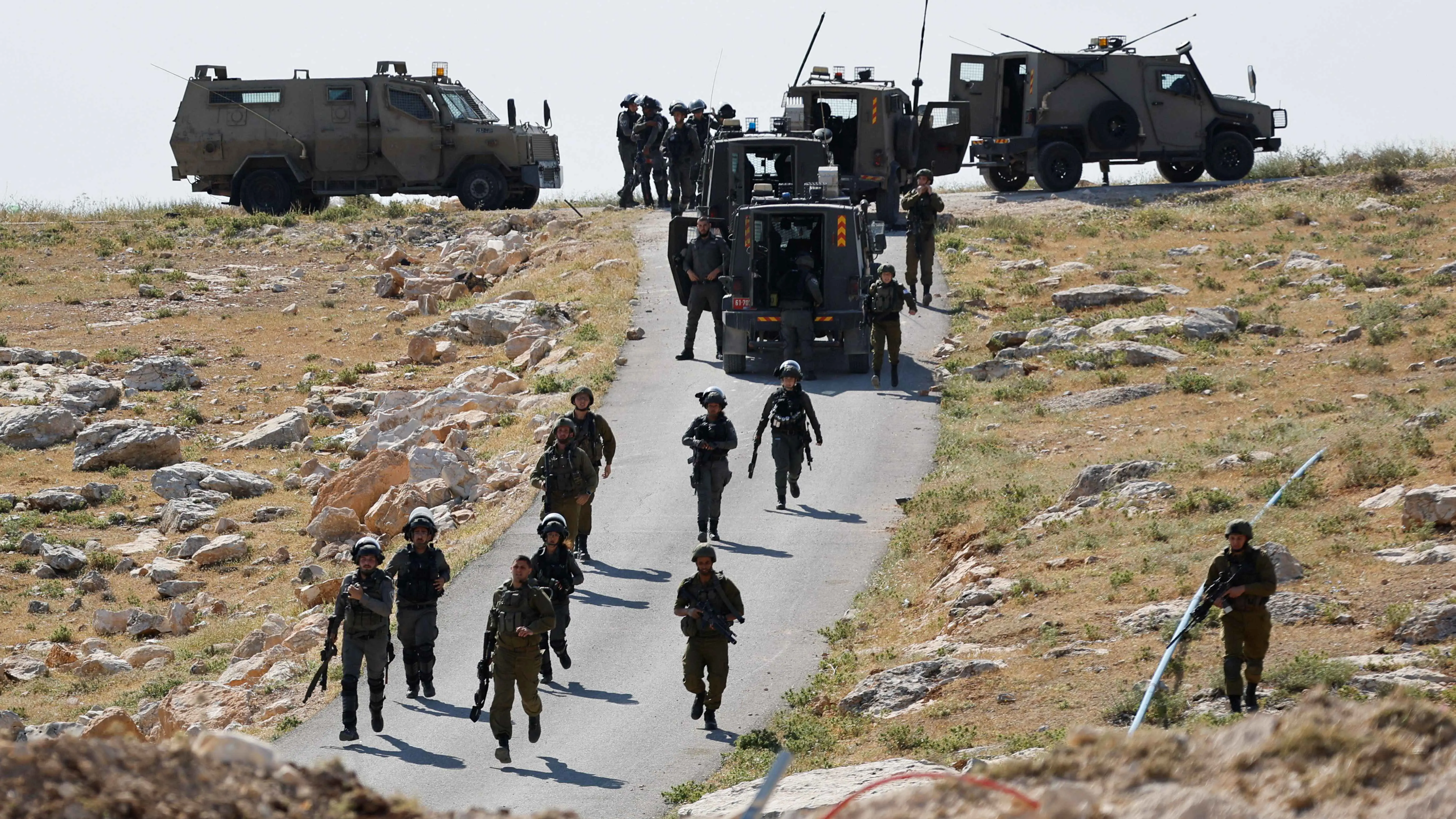 تسليح مخيمات الضفة الغربية.. خطر إيراني يستنفر الجيش الإسرائيلي