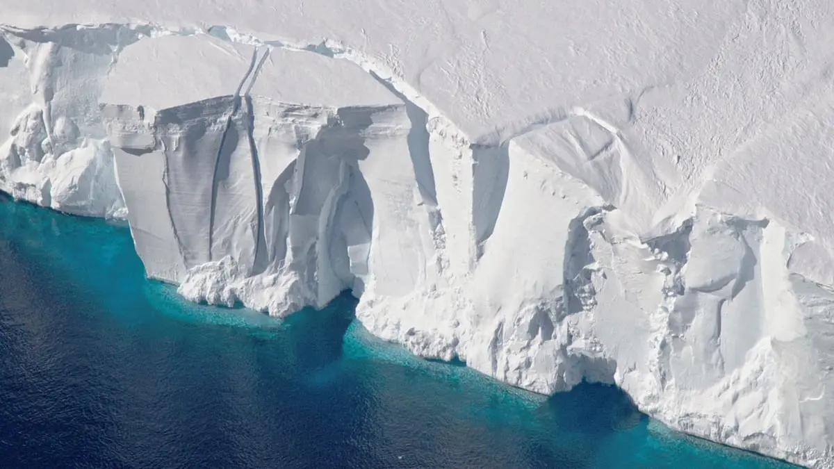 دراسة: الأنهار الجليدية في القطب الجنوبي تفقد كتلها بسرعة "رهيبة"