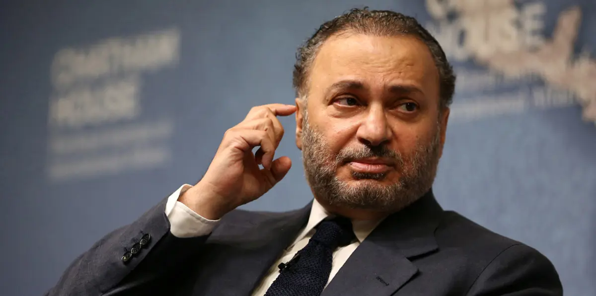 بالفيديو.. هكذا رد الوزير الإماراتي أنور قرقاش  على مراسل قناة الجزيرة في لندن