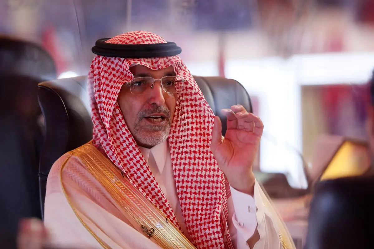 الجدعان: السعودية منفتحة على مناقشة استخدام عملات أخرى إلى جانب الدولار في المعاملات التجارية