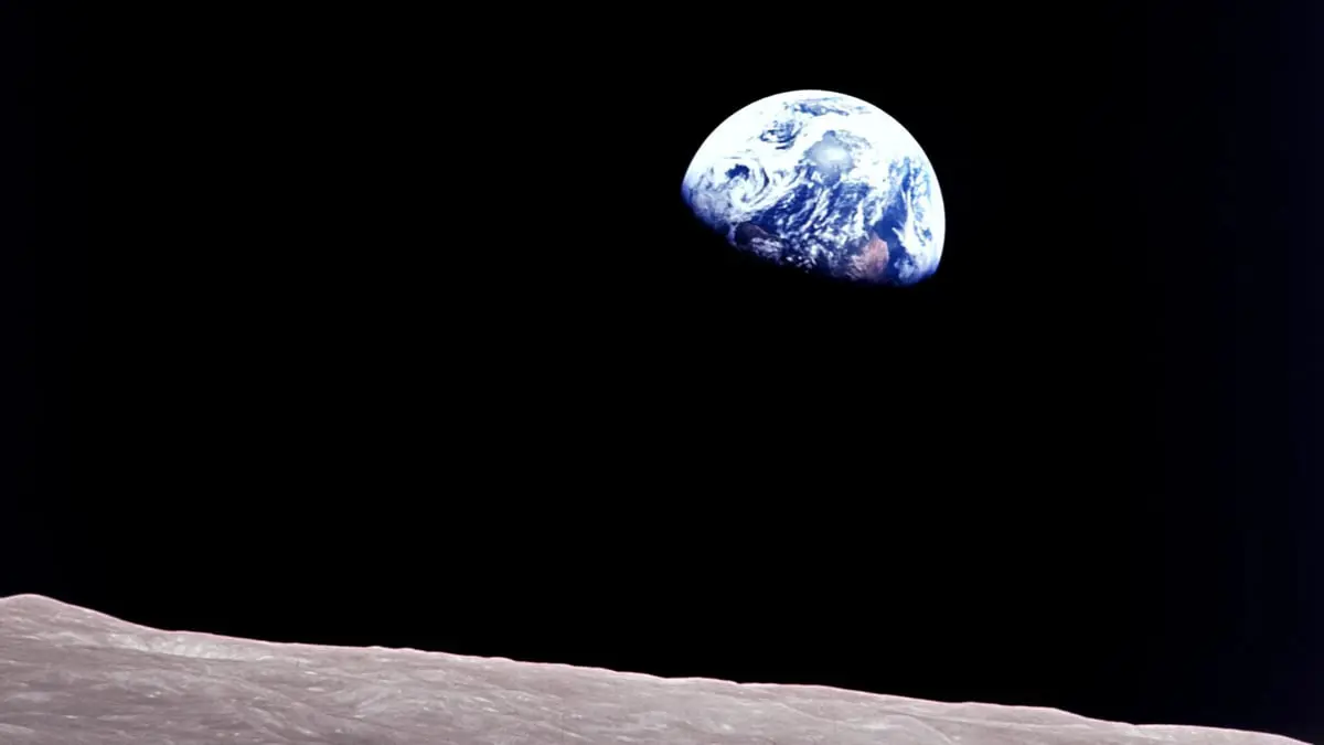 "شروق الأرض".. الصورة التي كشفت مكانة الإنسانية في الكون