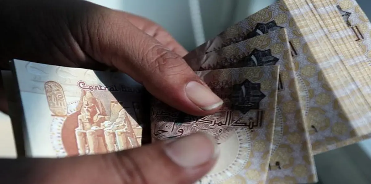 الحكومة المصرية تقترض 1.092 مليار دولار عبر أذون خزانة