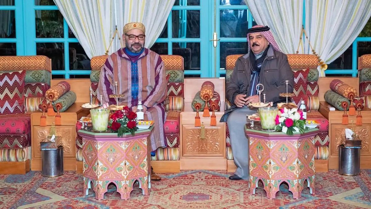 العاهل المغربي يلتقي ملك البحرين في الرباط