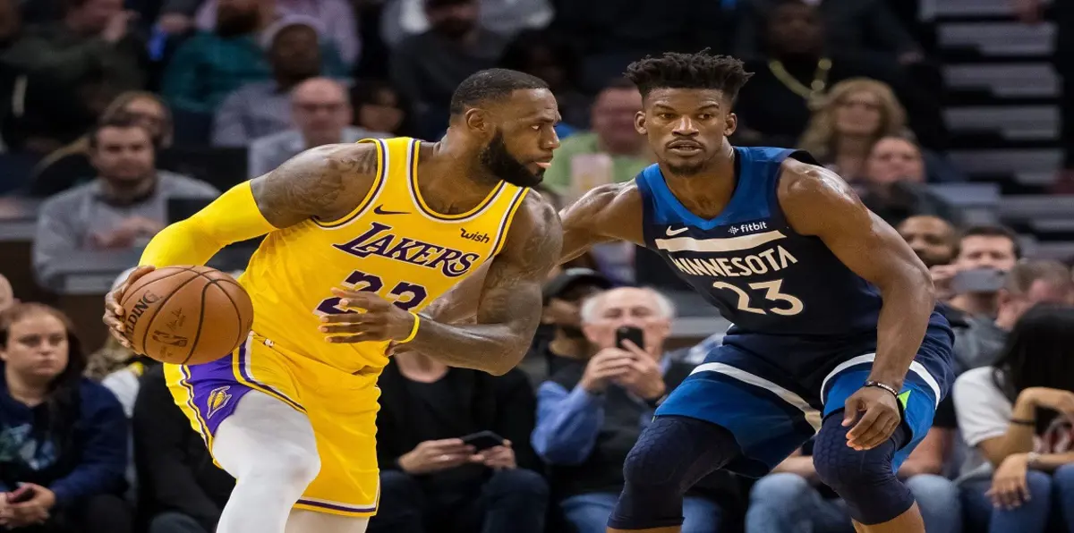 NBA.. الأسطورة ليبرون جيمس يقود ليكرز للفوز وإنهاء سلسلة هزائم أمام تريل بليزرز