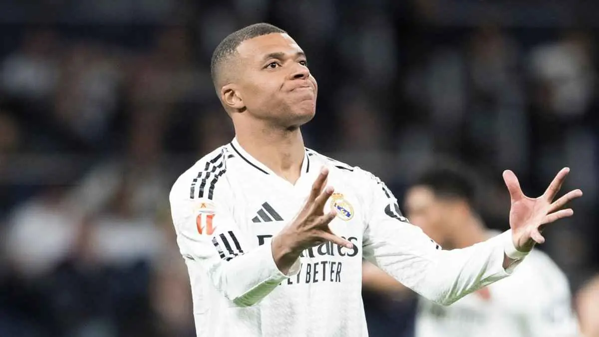 بعد دخوله المستشفى.. موقف مبابي من مباراة ريال مدريد وباتشوكا