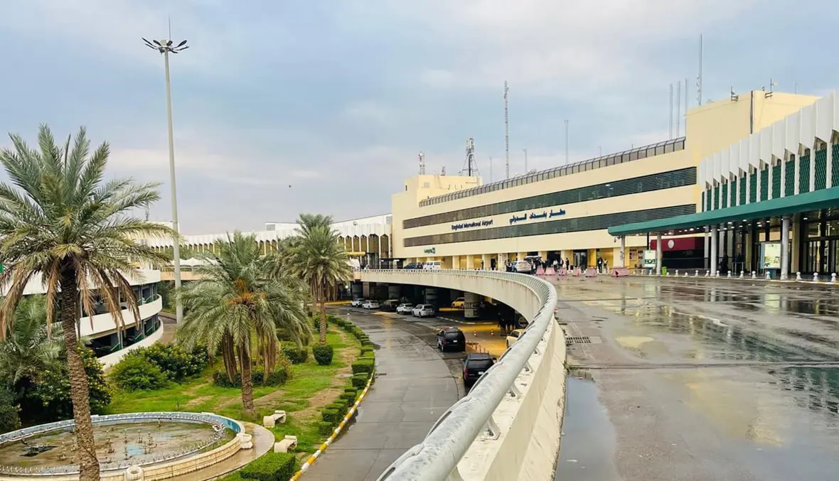 وسط مطالبات بالمحاسبة.. مطار بغداد يغرق بالأمطار (فيديو)