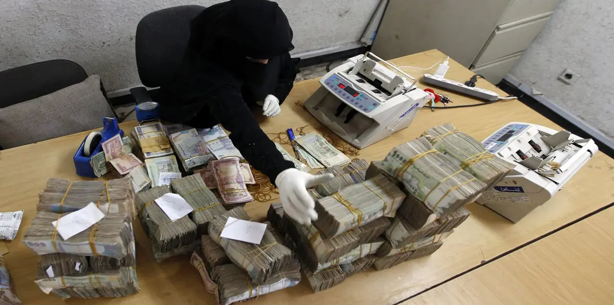 الحكومة اليمنية توجه بصرف راتب شهرين متأخرين لأفراد الجيش والأمن