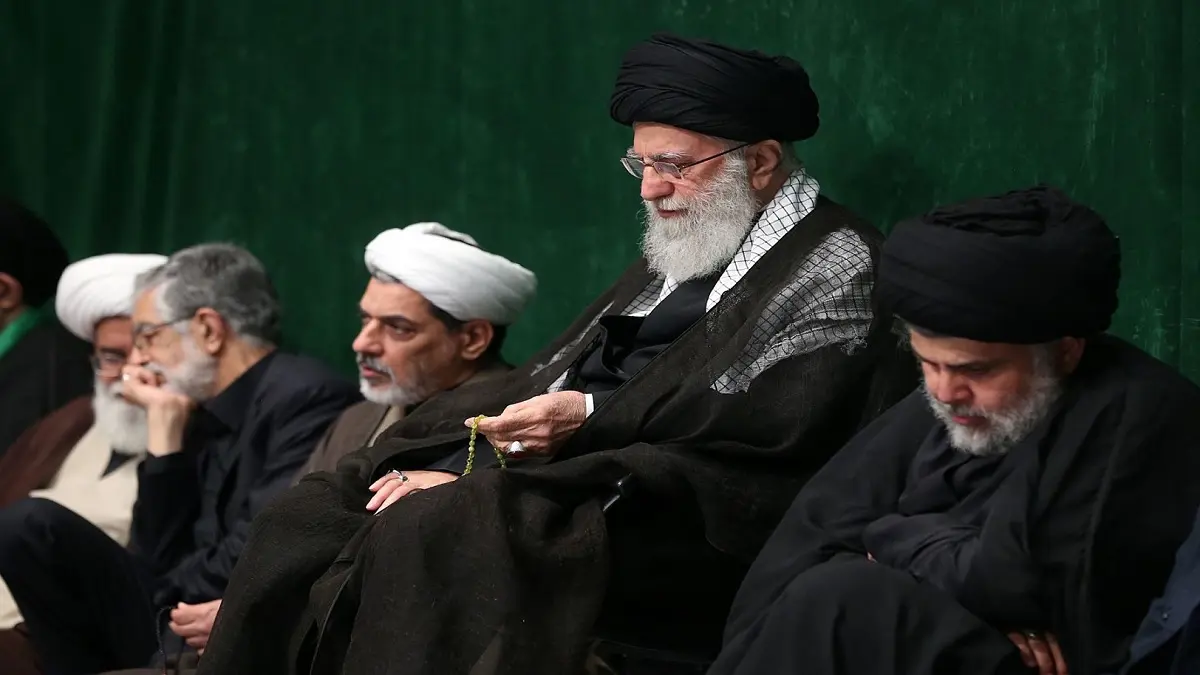 تقرير: الصدر يطمح لاعتراف إيراني ينصبه ممثلا وحيدا لها في العراق