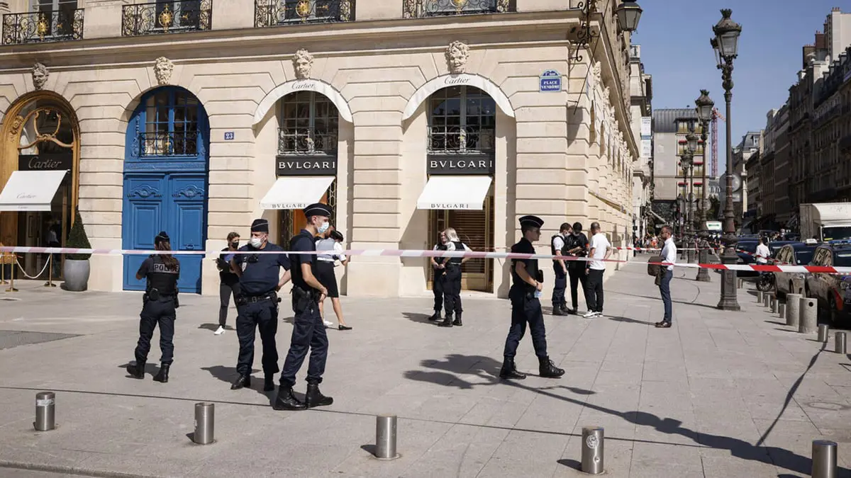 لصوص مسلحون يقتحمون محل بولغري للمجوهرات في باريس