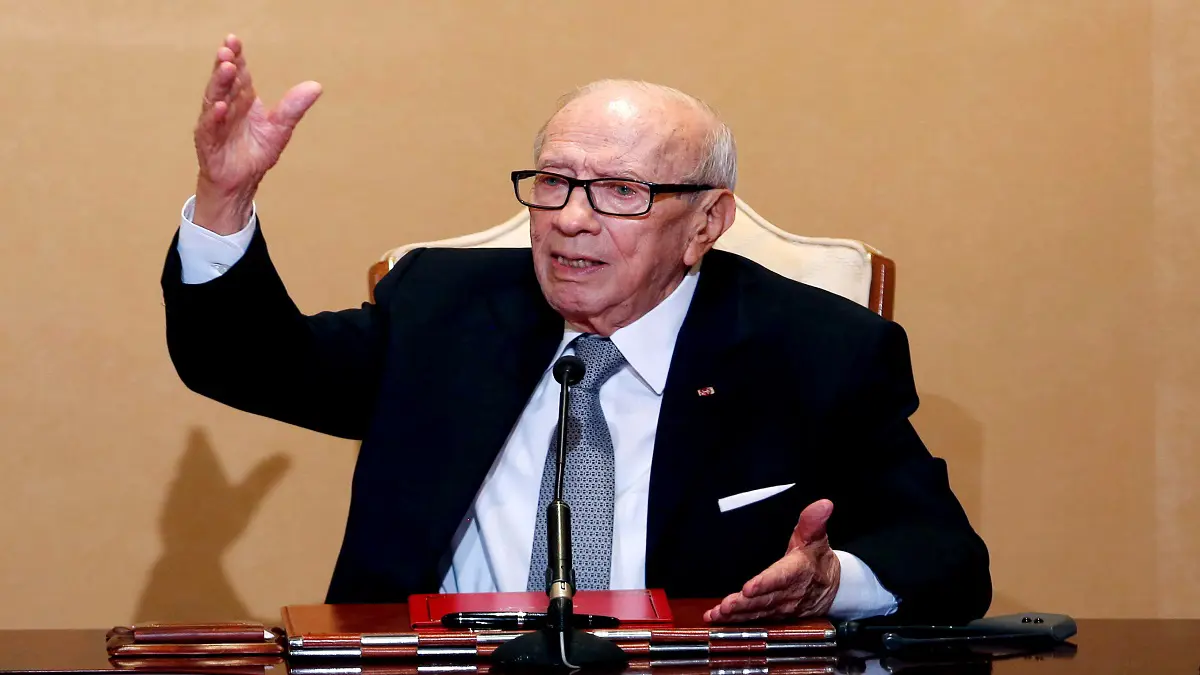 الرئاسة التونسية تكشف تفاصيل اللحظات الأخيرة في حياة السبسي