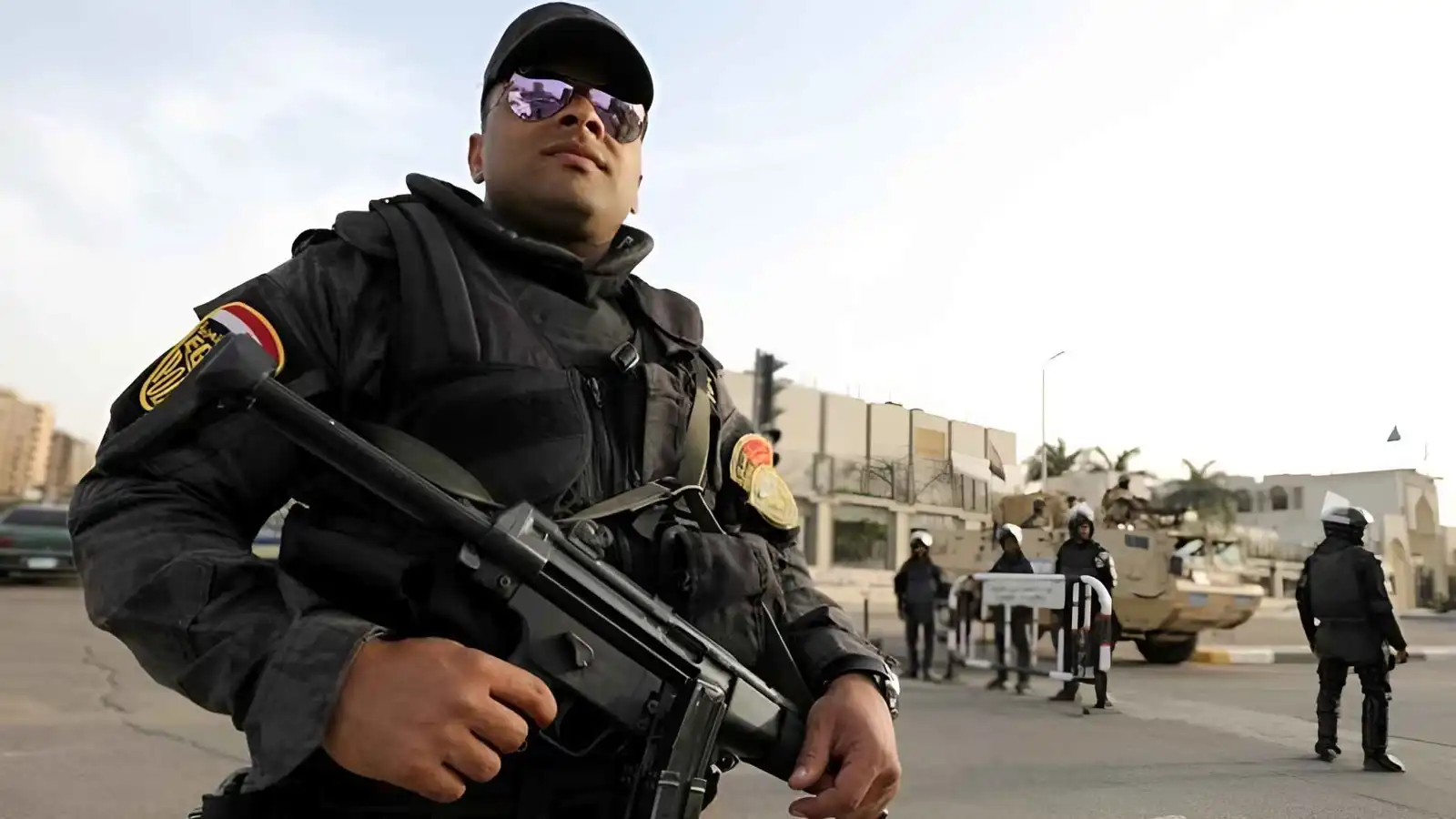 21 طعنة للأم.. شاب مصري يرتكب "مذبحة عائلية" في البحر الأحمر