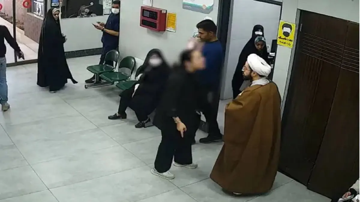 رجل دين إيراني يصور امرأة "خلسة".. و"الحرس الثوري" يتدخل (فيديو) 