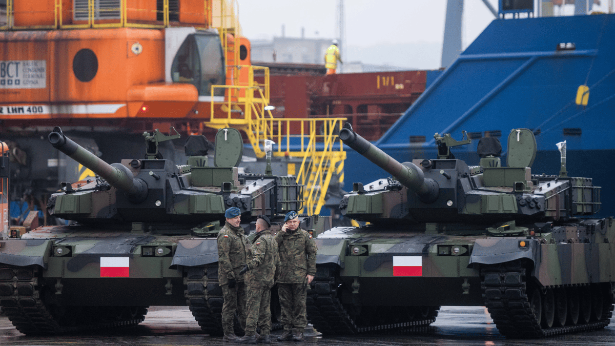 بولندا تستعد لـ"الأسوأ" ولا تستبعد "هجمات" من روسيا