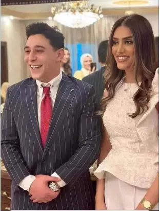 لورنس المنسي وزوجته ايه 