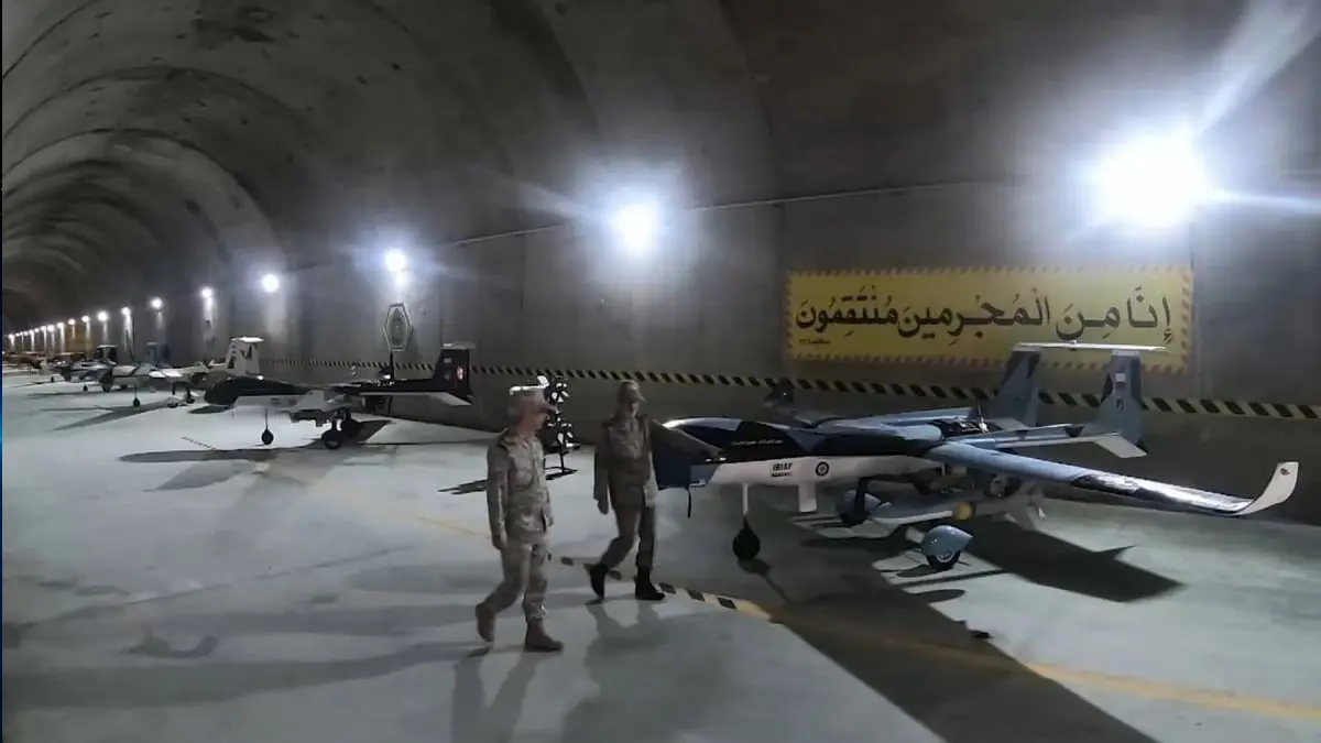 إيران تكشف عن قاعدة سرية تحت الأرض لصناعة الطائرات المسيرة