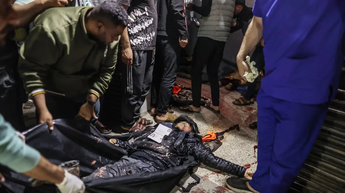 مقتل 4 عمال إغاثة أجانب ومترجم فلسطيني بغارة إسرائيلية على غزة (صور)